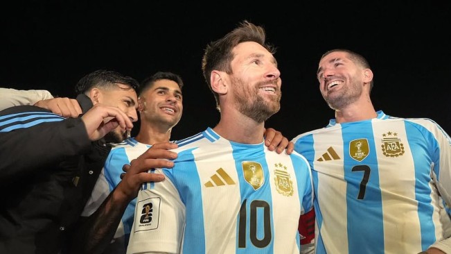 Momen haru Lionel Messi menangis. [Instagram]